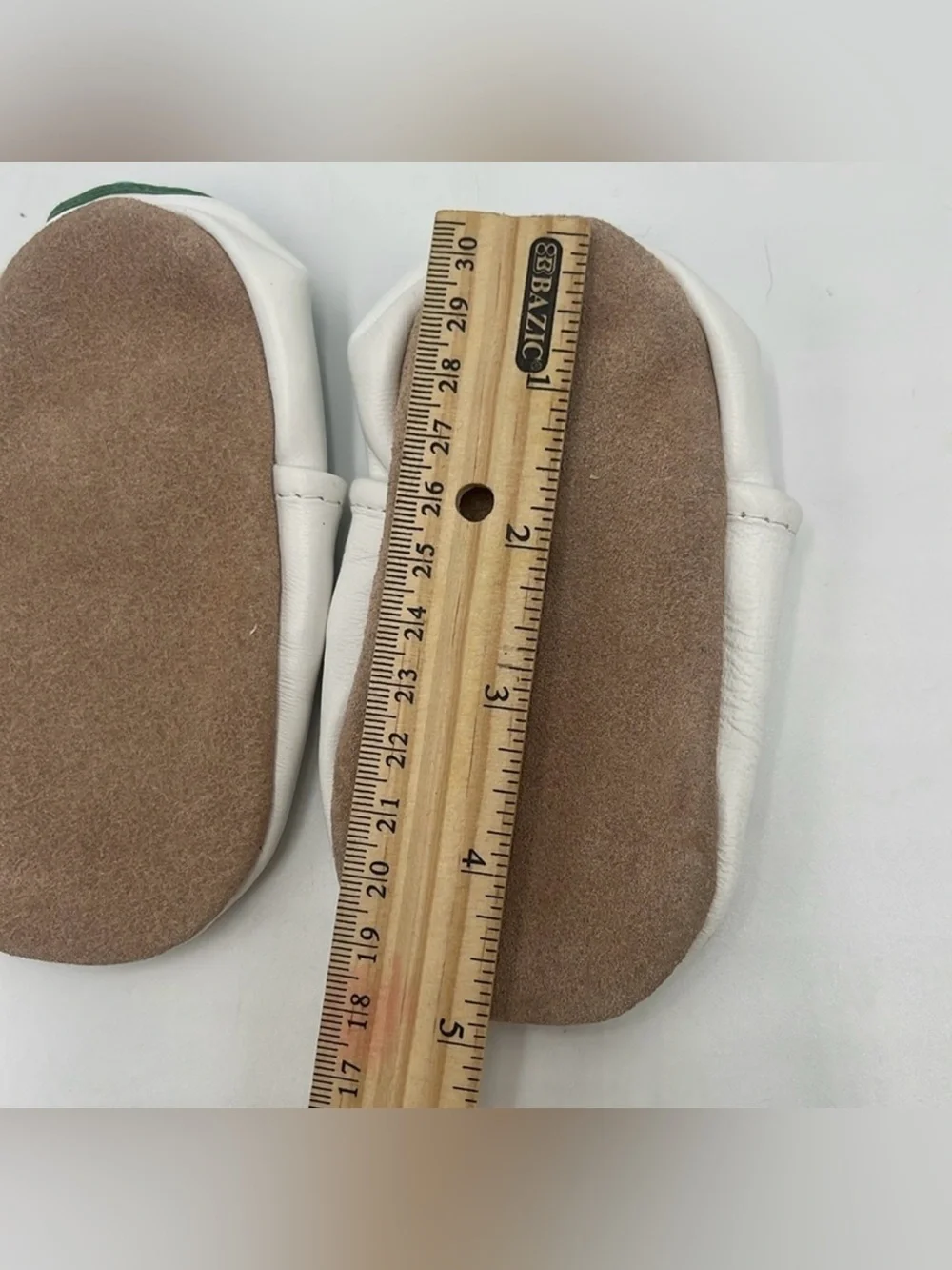Soft Leather Juicy Bumbles Baby Sleepers White with Turquoise Band & Bear Design